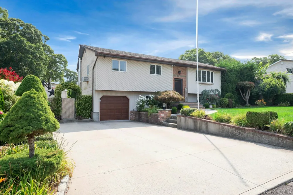 9 Urban Drive Selden, NY 11784