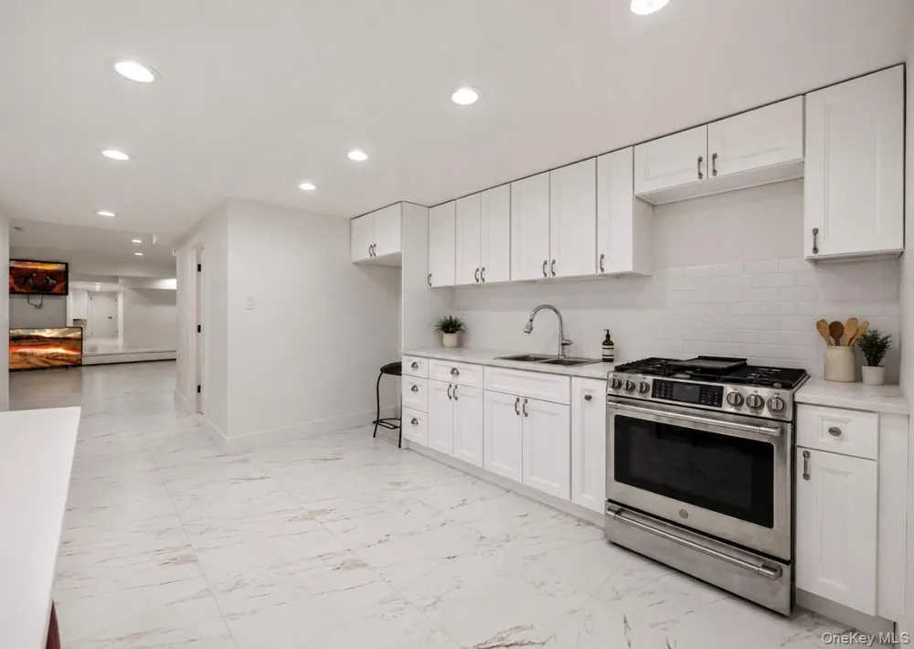 12 Rollingwood Drive New City, NY 10956