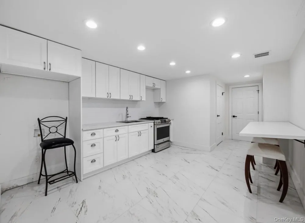 12 Rollingwood Drive New City, NY 10956