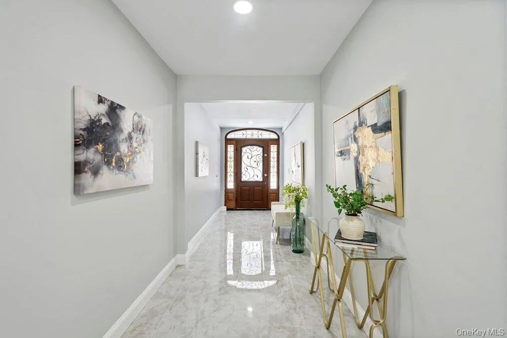 497 Woodbury Road Cold Spring Harbor, NY 11724