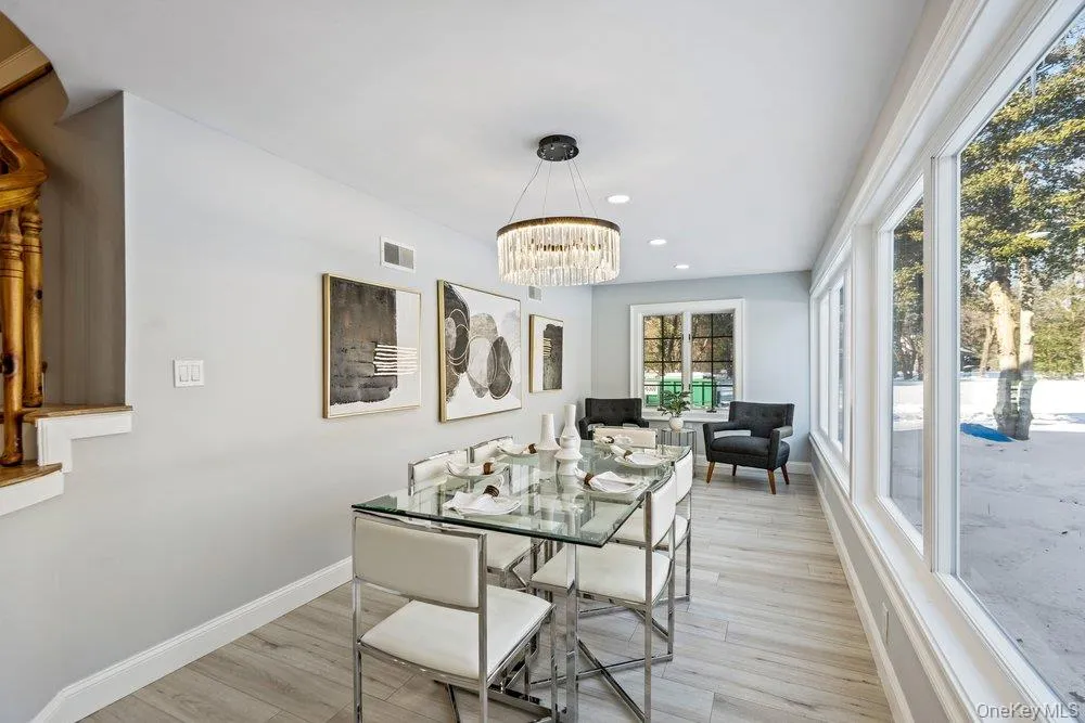 497 Woodbury Road Cold Spring Harbor, NY 11724