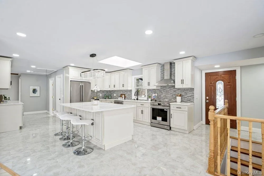497 Woodbury Road Cold Spring Harbor, NY 11724