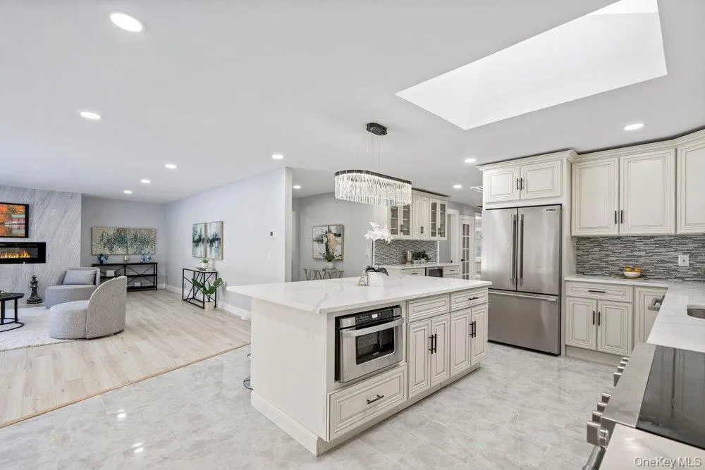 497 Woodbury Road Cold Spring Harbor, NY 11724