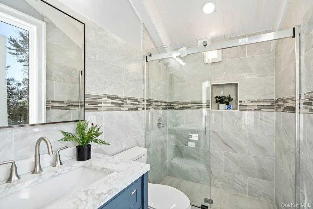 497 Woodbury Road Cold Spring Harbor, NY 11724