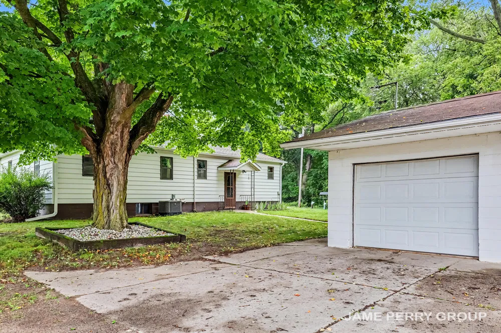 3505 S Sheridan Road Sheridan, MI 48884