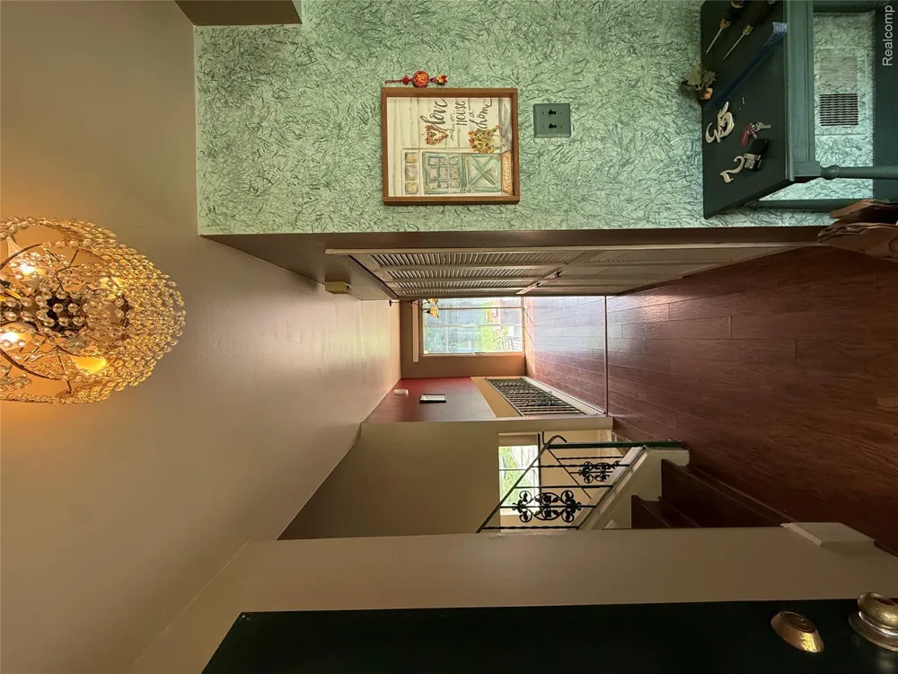 2356 Hinge Drive Troy City, MI 48083