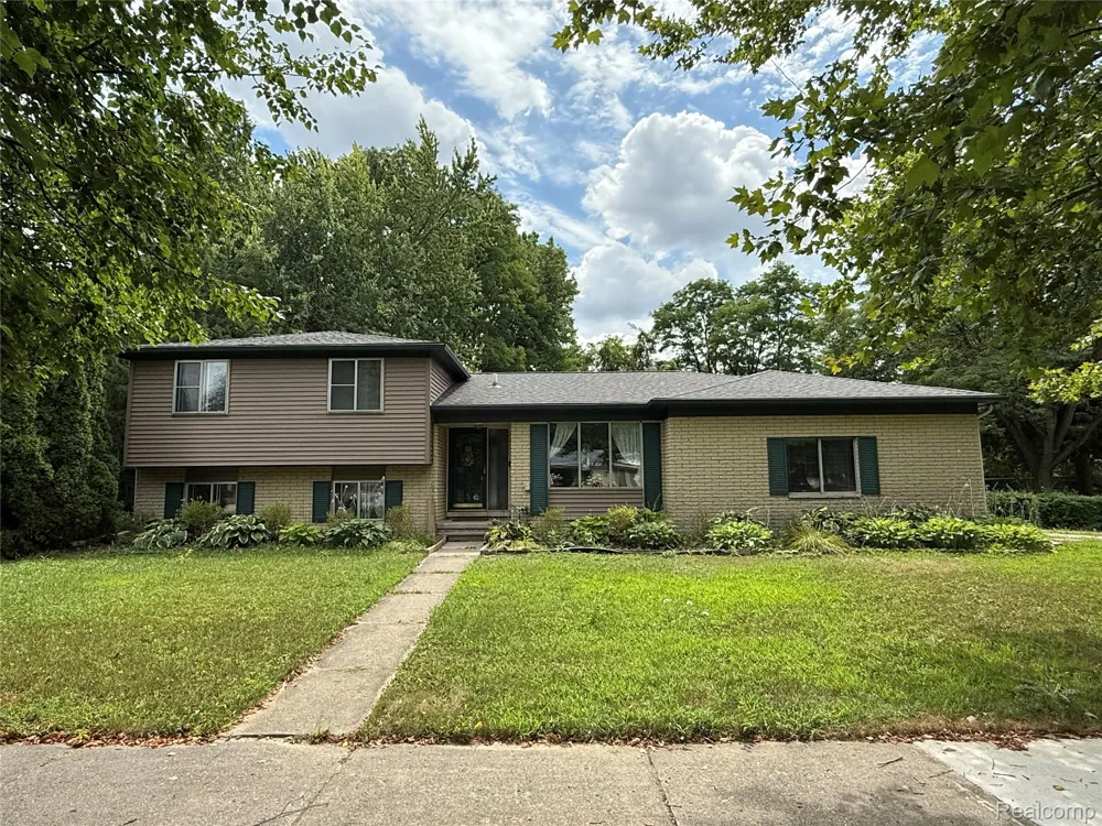 2356 Hinge Drive Troy City, MI 48083