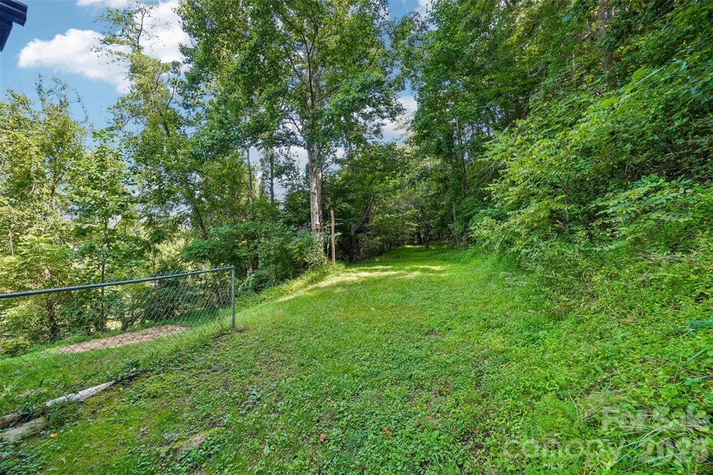 19 Jupiter Heights Weaverville, NC 28787