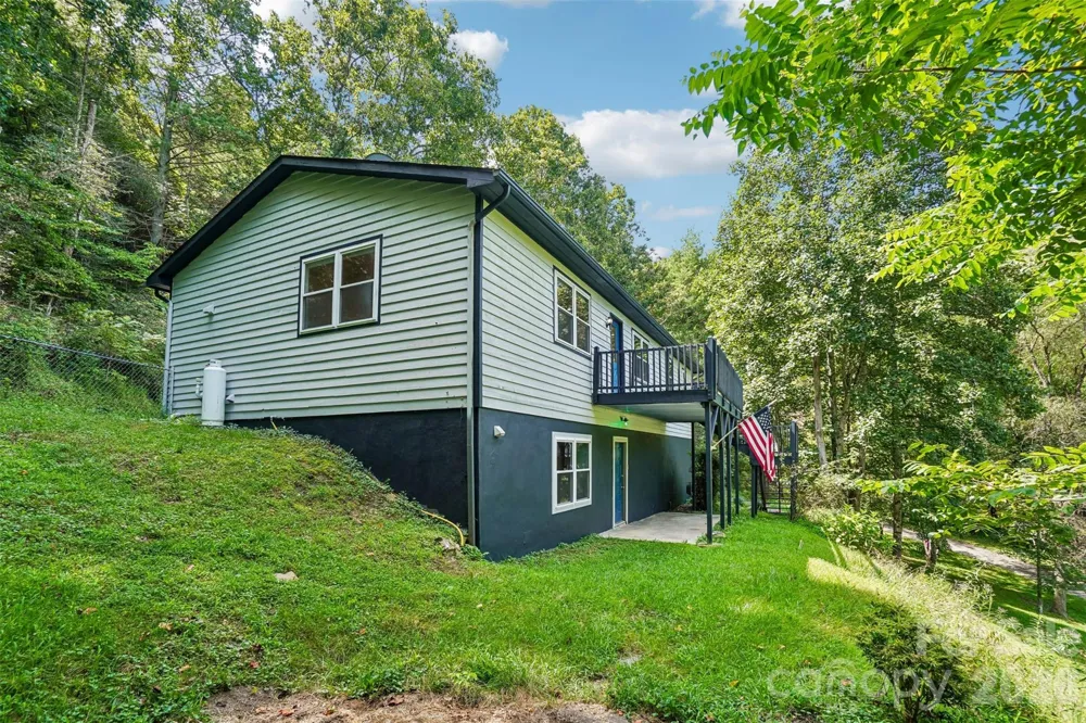 19 Jupiter Heights Weaverville, NC 28787