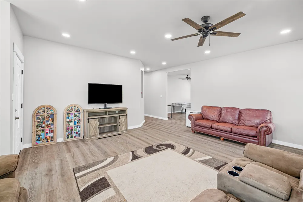 5908 Collins Court Granbury, TX 76048