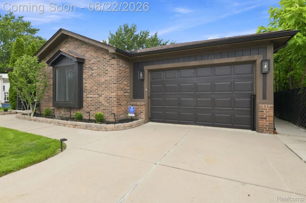 22733 Ridgeway Street St Clair Shores City, MI 48080