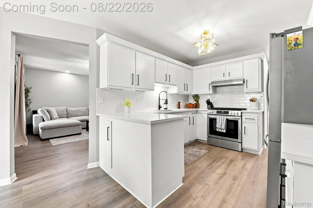22733 Ridgeway Street St Clair Shores City, MI 48080