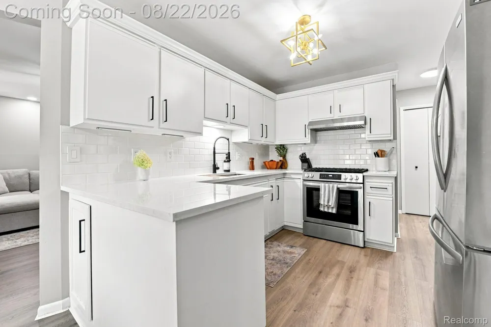 22733 Ridgeway Street St Clair Shores City, MI 48080