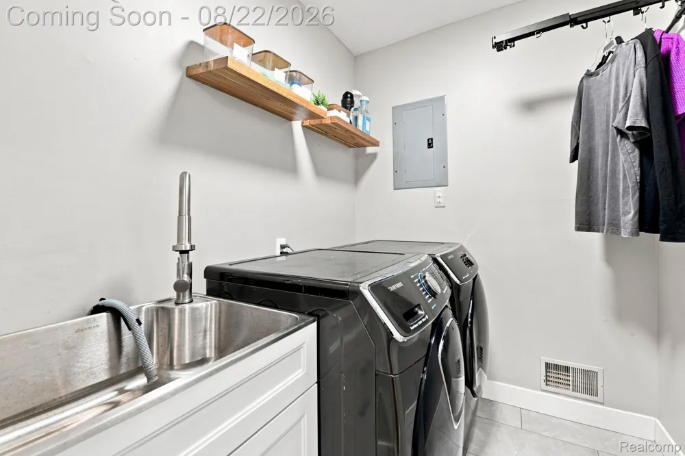 22733 Ridgeway Street St Clair Shores City, MI 48080