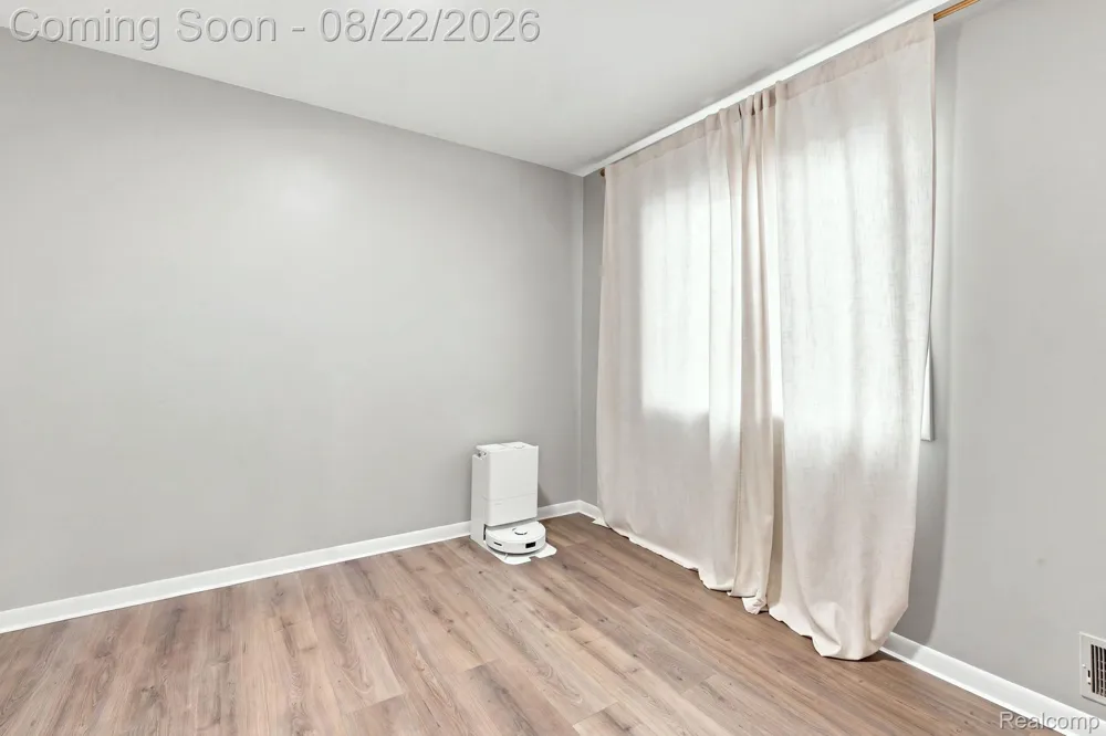 22733 Ridgeway Street St Clair Shores City, MI 48080