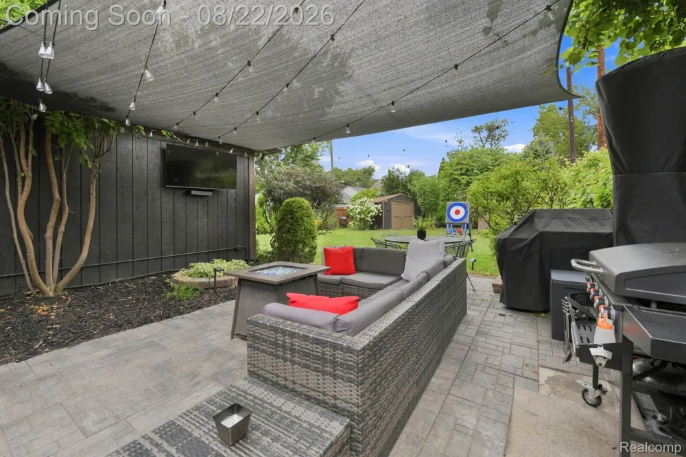 22733 Ridgeway Street St Clair Shores City, MI 48080