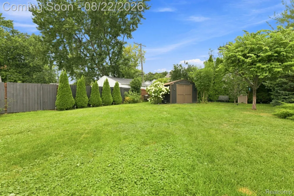 22733 Ridgeway Street St Clair Shores City, MI 48080