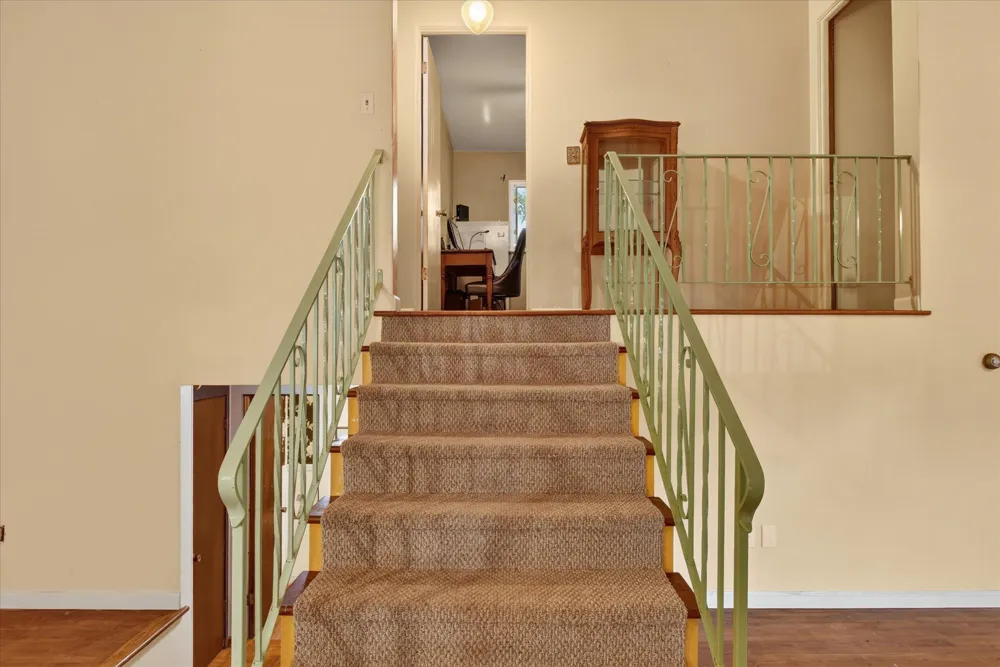 189 Westview Drive Alma City, MI 48801