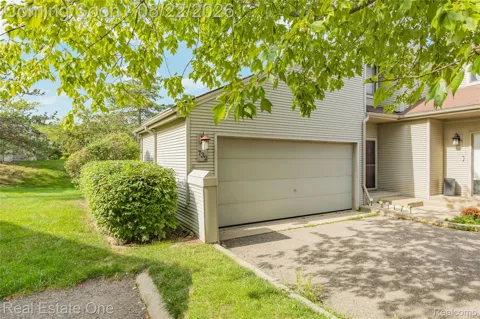 732 Hamilton Court