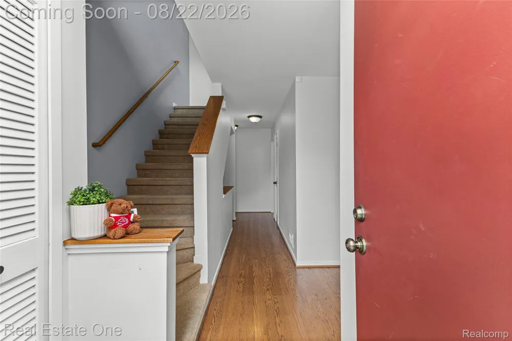 732 Hamilton Court Rochester Hills City, MI 48307