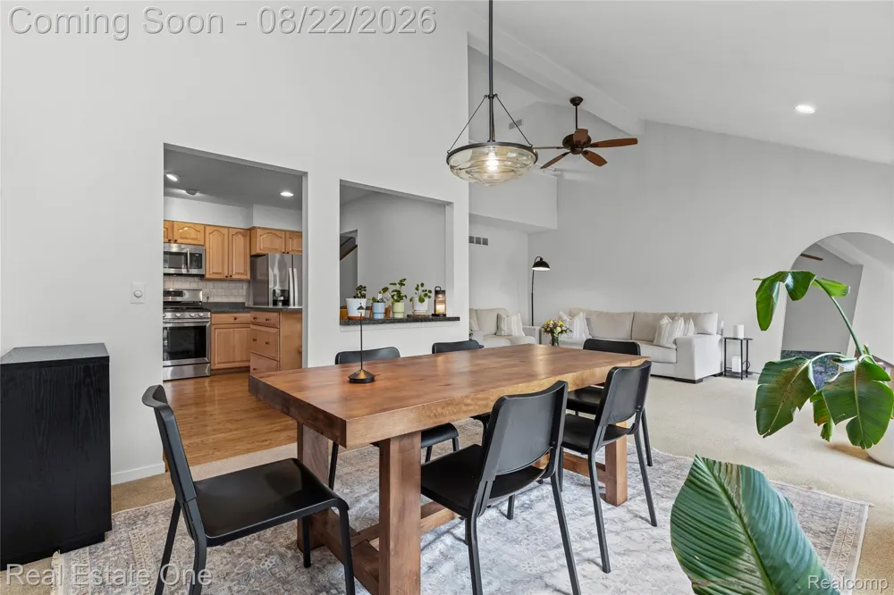 732 Hamilton Court Rochester Hills City, MI 48307