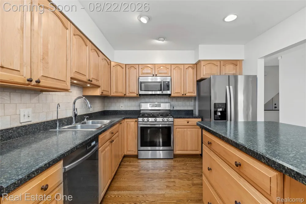 732 Hamilton Court Rochester Hills City, MI 48307
