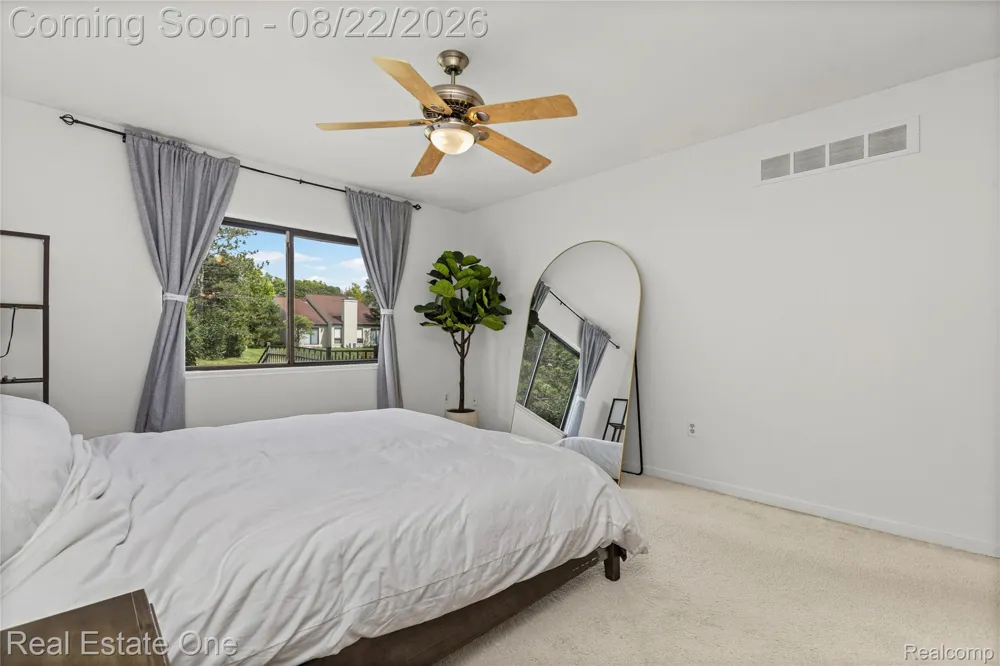 732 Hamilton Court Rochester Hills City, MI 48307
