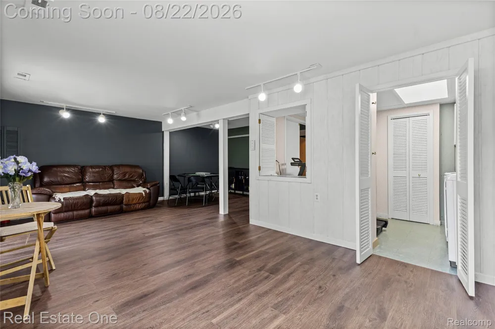 732 Hamilton Court Rochester Hills City, MI 48307