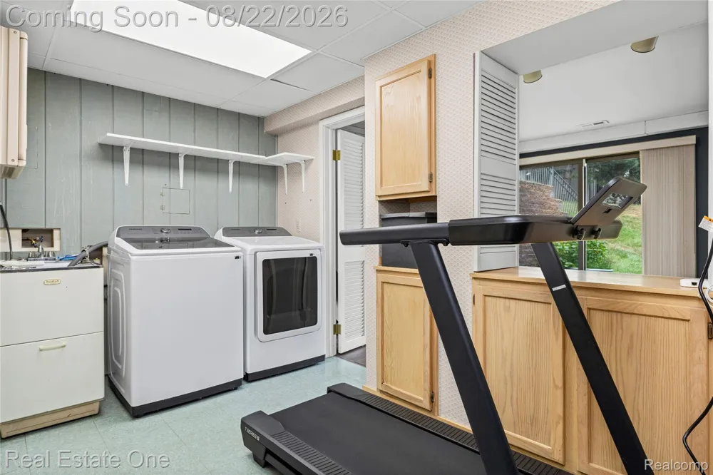 732 Hamilton Court Rochester Hills City, MI 48307