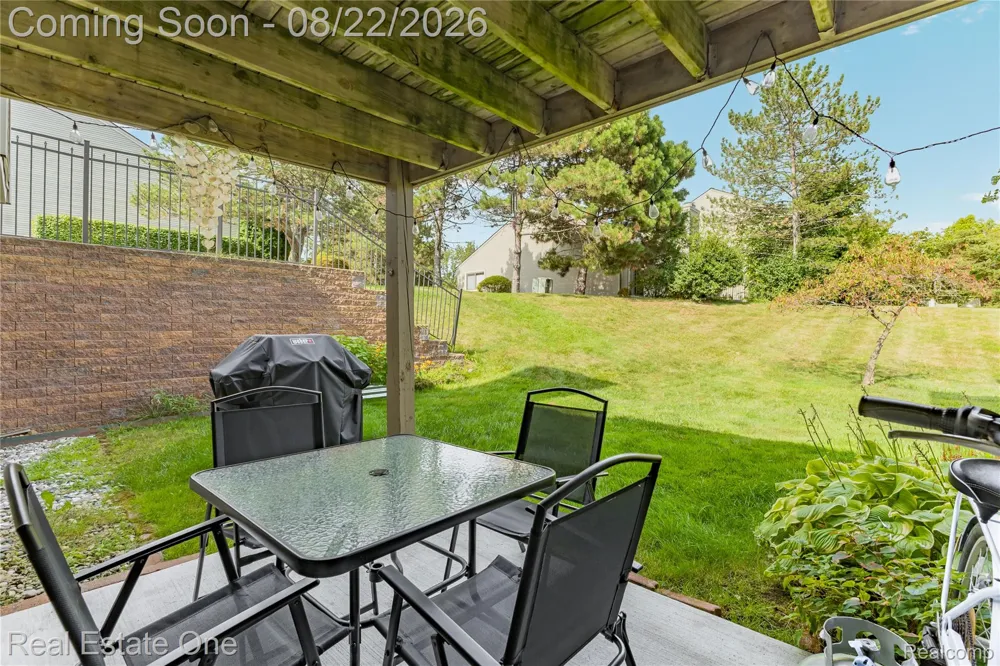 732 Hamilton Court Rochester Hills City, MI 48307