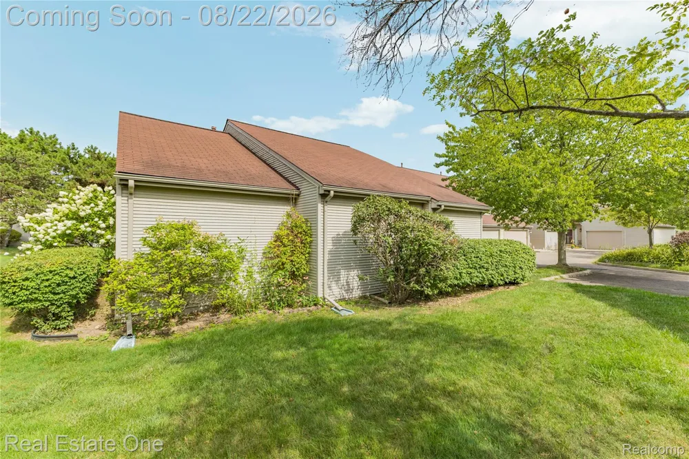 732 Hamilton Court Rochester Hills City, MI 48307