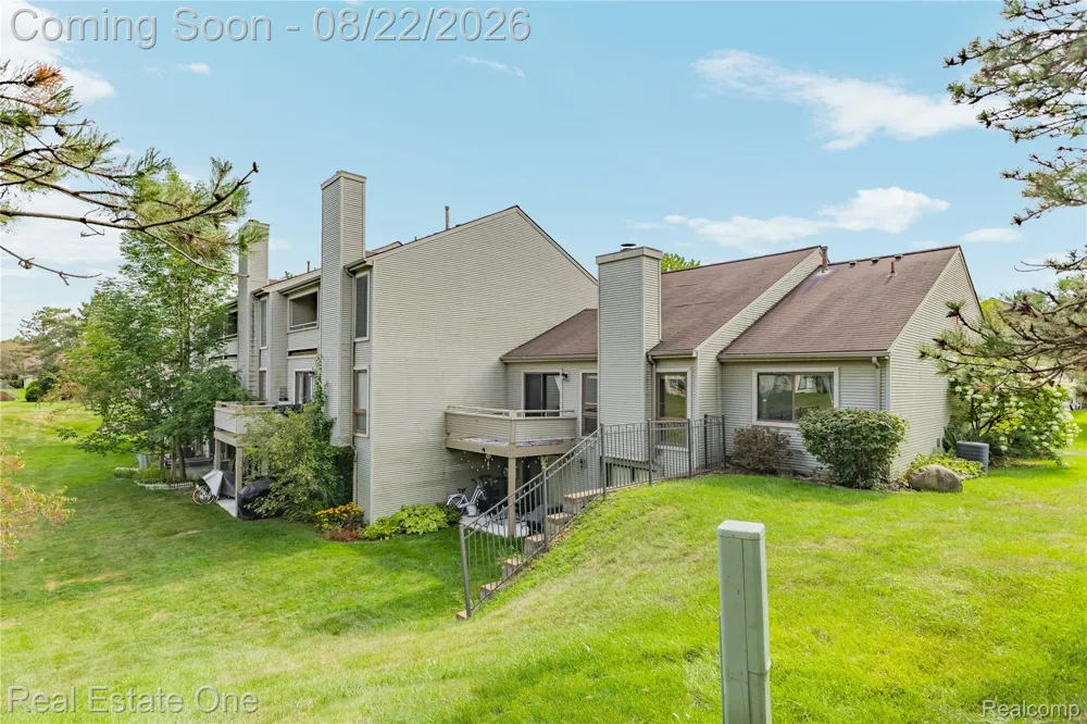 732 Hamilton Court Rochester Hills City, MI 48307
