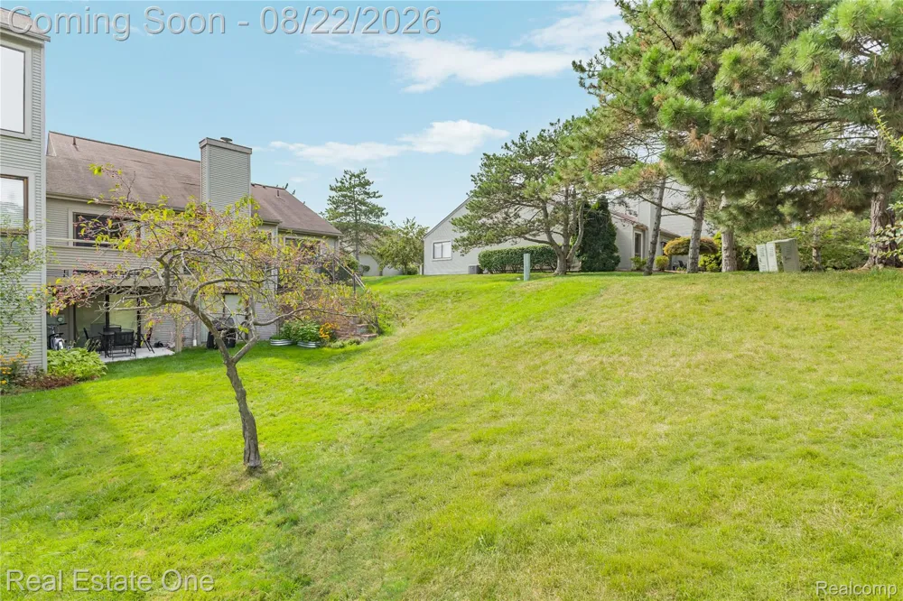 732 Hamilton Court Rochester Hills City, MI 48307