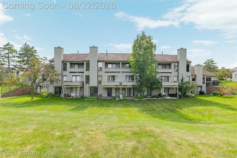 732 Hamilton Court Rochester Hills City, MI 48307