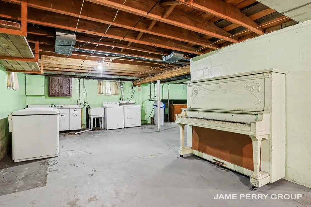 3505 S Sheridan Road Evergreen Township, MI 48884