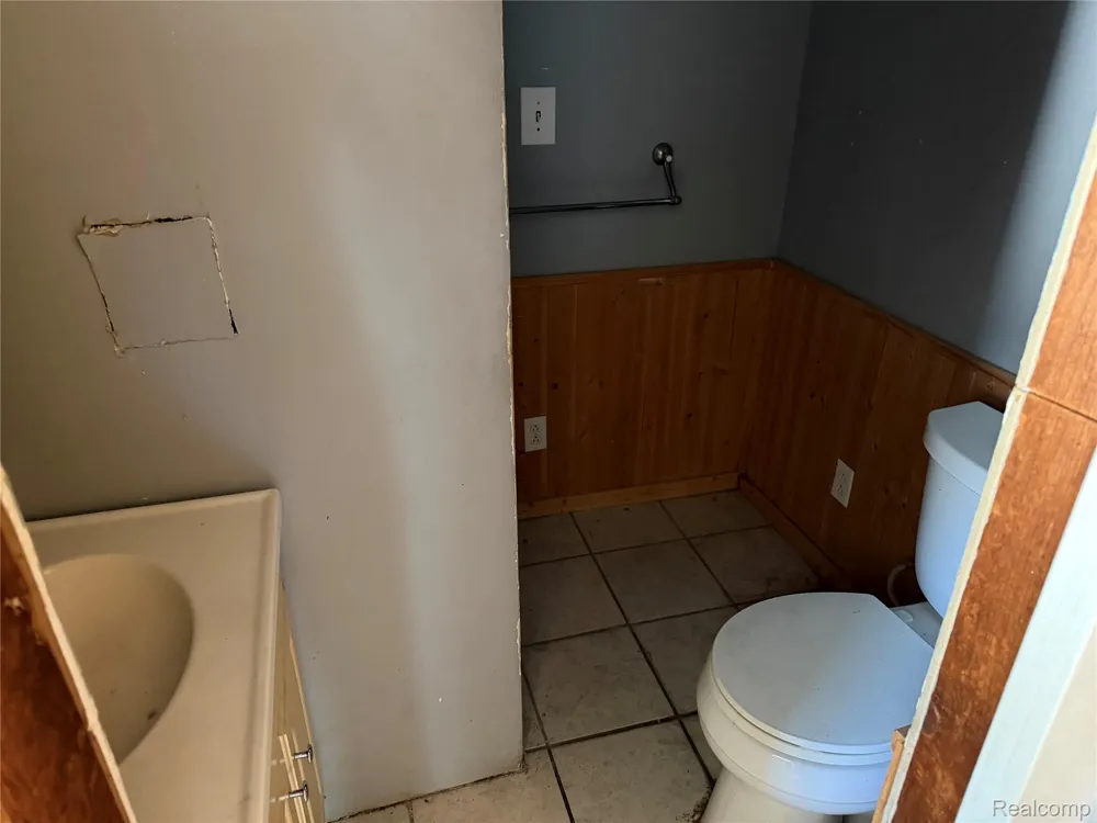909 Pine Street Port Huron City, MI 48060