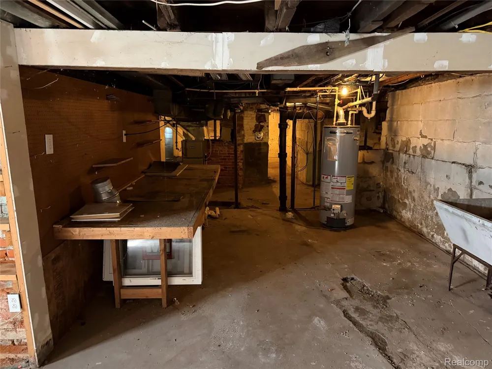 909 Pine Street Port Huron City, MI 48060