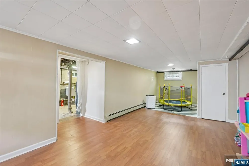 1050 Evergreen Court New Milford, NJ 07646