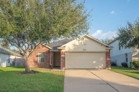 7843 Crescent Village Lane