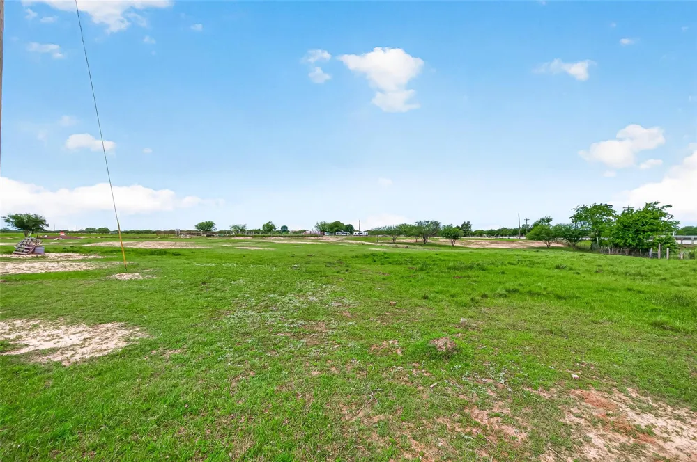 12893 Fm 1887 Road Hempstead, TX 77445