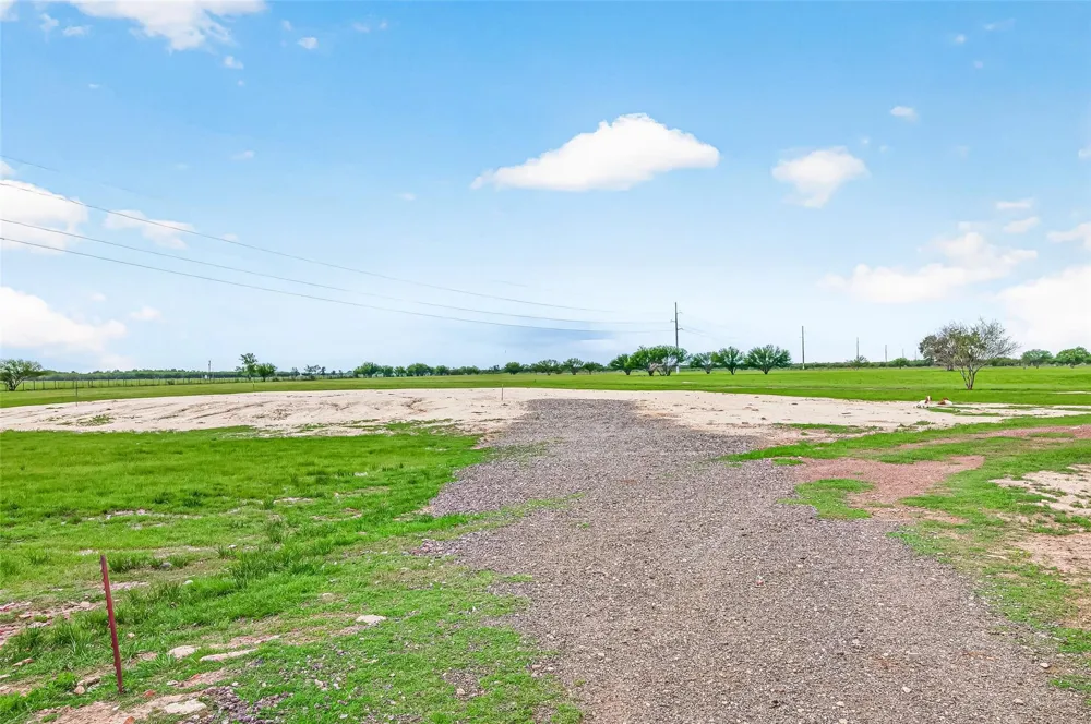 12893 Fm 1887 Road Hempstead, TX 77445
