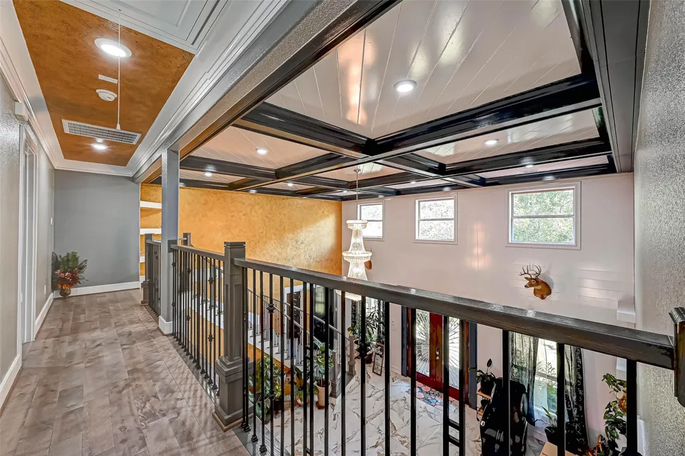 6121 County Road 225 Hungerford, TX 77448