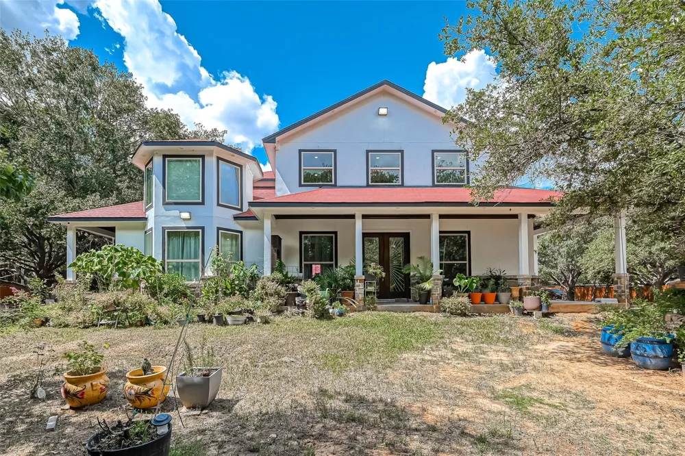 6121 County Road 225 Hungerford, TX 77448
