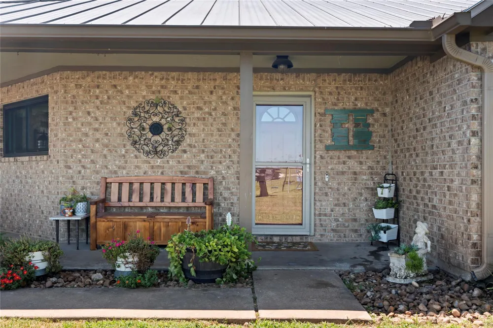 38973 Addie Gee Road Hempstead, TX 77445