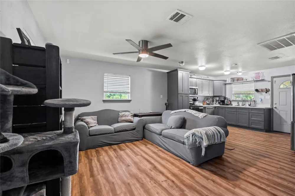 38973 Addie Gee Road Hempstead, TX 77445
