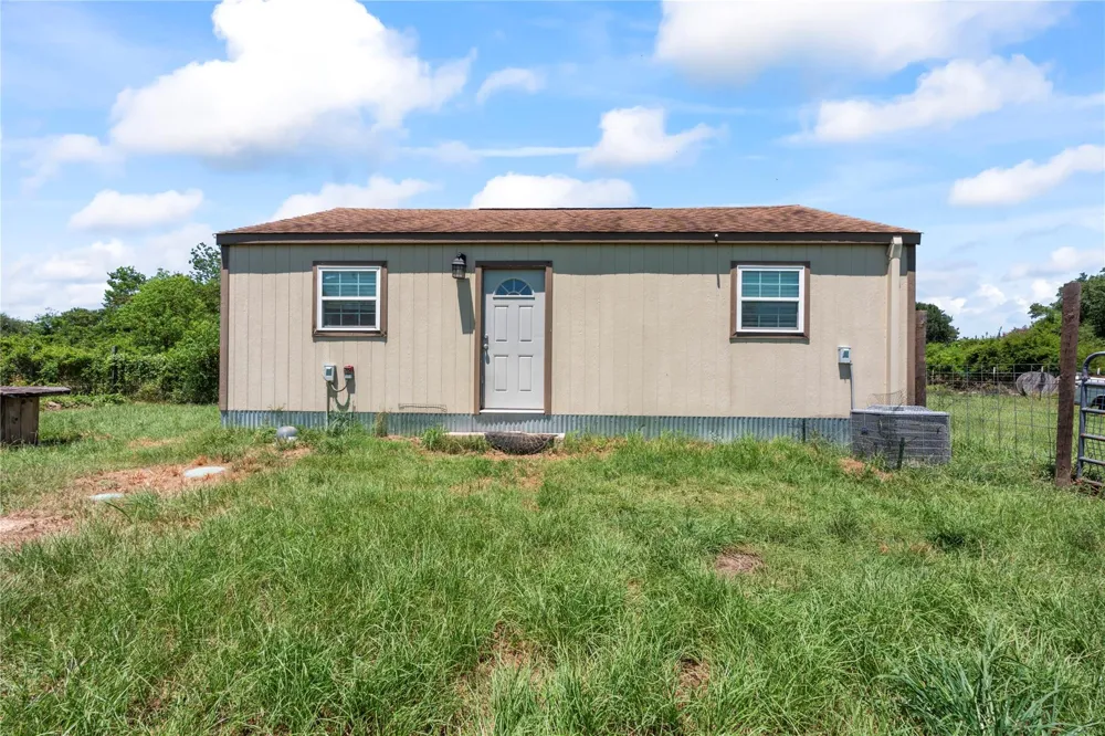 38973 Addie Gee Road Hempstead, TX 77445
