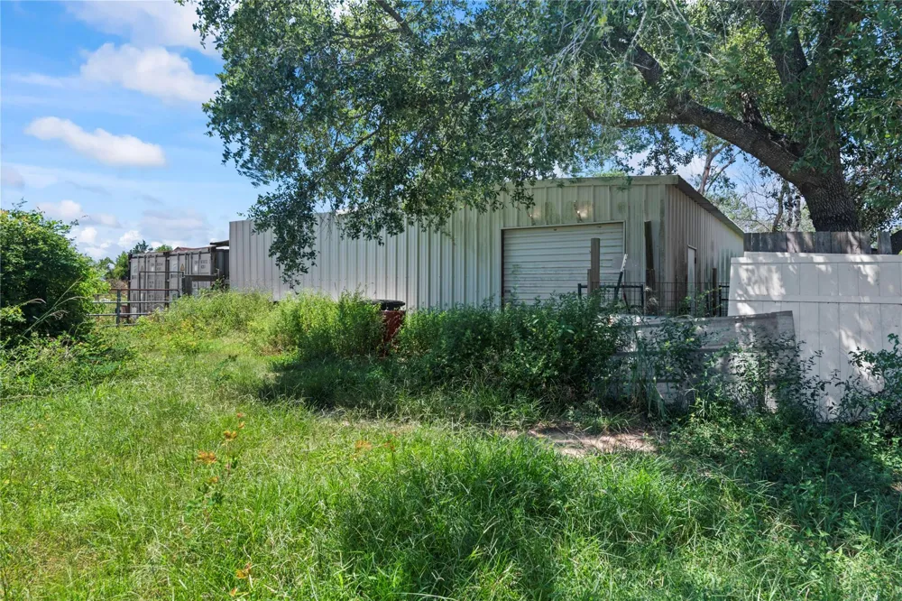 38973 Addie Gee Road Hempstead, TX 77445