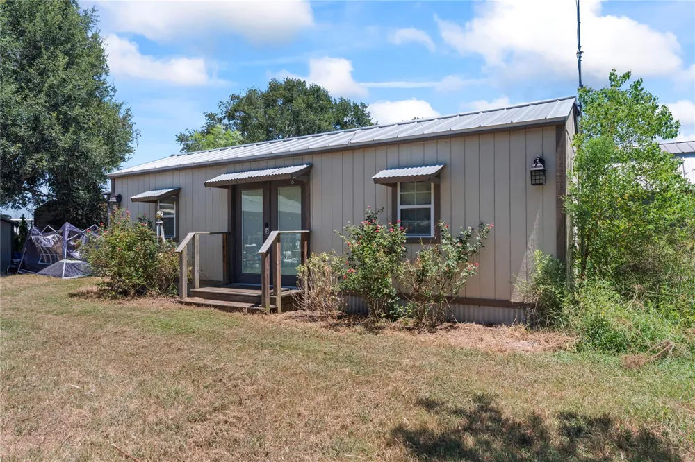 38973 Addie Gee Road Hempstead, TX 77445
