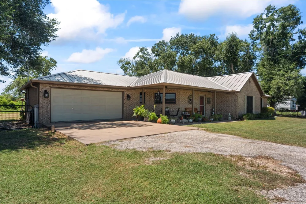38973 Addie Gee Road Hempstead, TX 77445