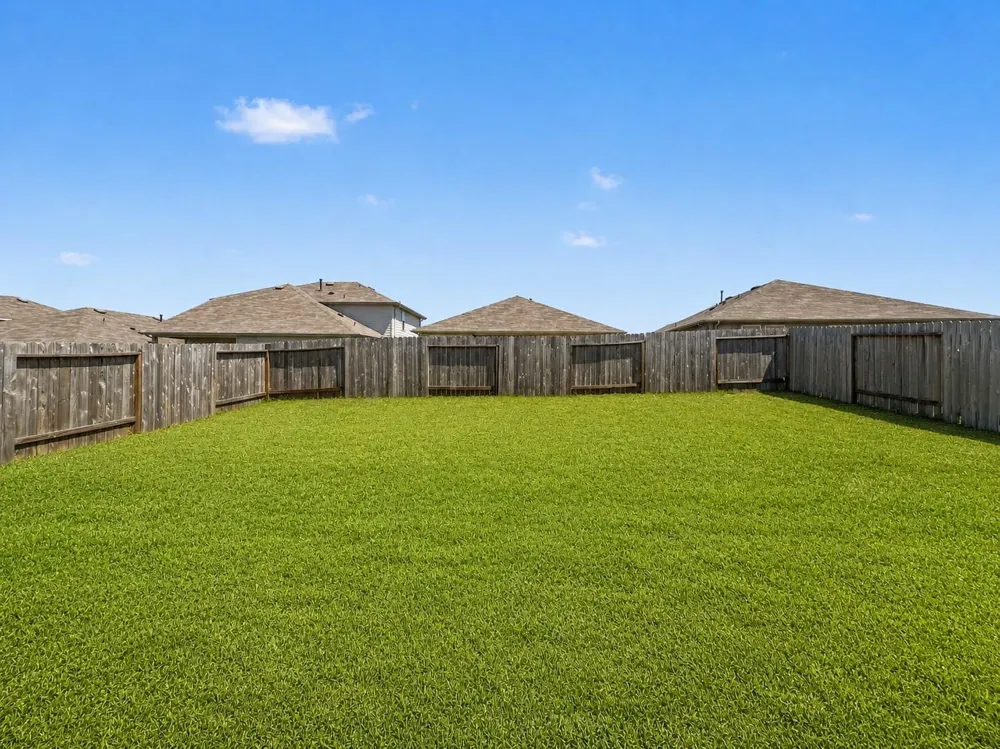 11936 Summer Oak Trail Willis, TX 77318
